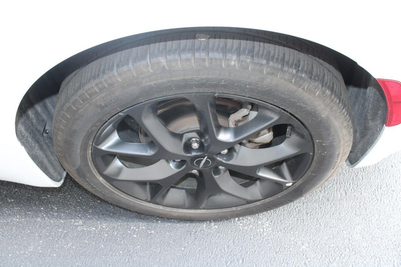 Chrysler Pacifica Vehicle Full-screen Gallery Image 07