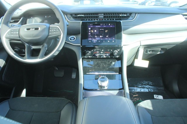 2025 Jeep Grand Cherokee Altitude - Photo 9