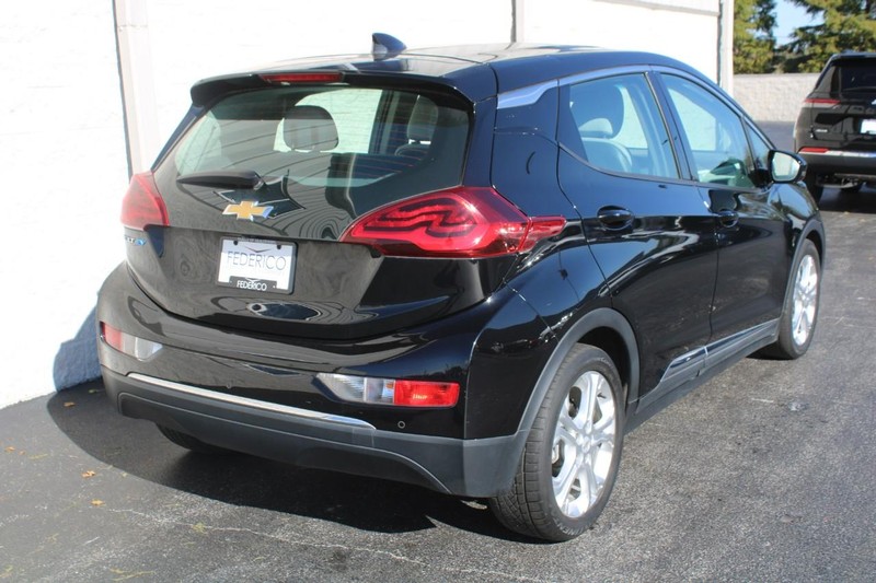 Chevrolet Bolt EV Vehicle Full-screen Gallery Image 03