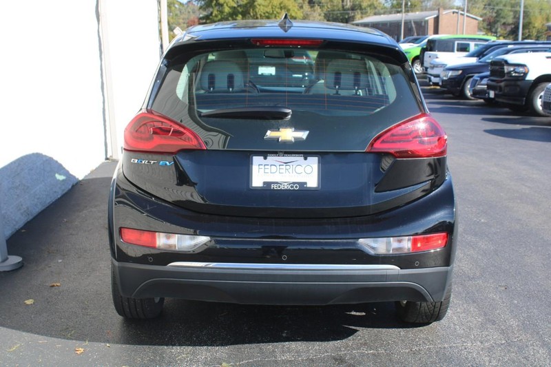 Chevrolet Bolt EV Vehicle Full-screen Gallery Image 04