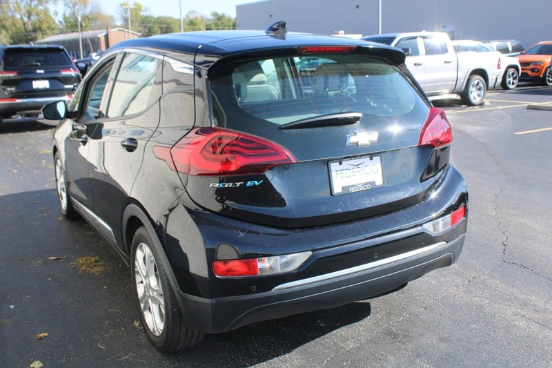 Chevrolet Bolt EV Vehicle Full-screen Gallery Image 05