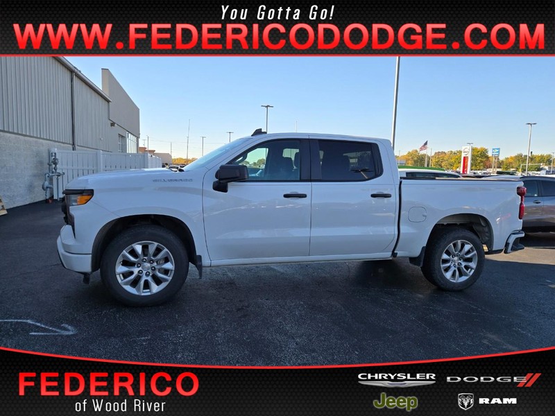 Chevrolet Silverado 1500 Vehicle Full-screen Gallery Image 01