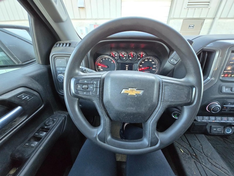 Chevrolet Silverado 1500 Vehicle Full-screen Gallery Image 06