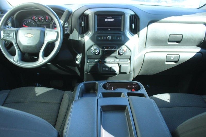 Chevrolet Silverado 1500 Vehicle Full-screen Gallery Image 10