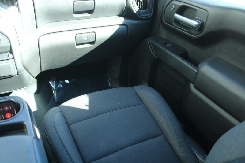 Chevrolet Silverado 1500 Vehicle Full-screen Gallery Image 13