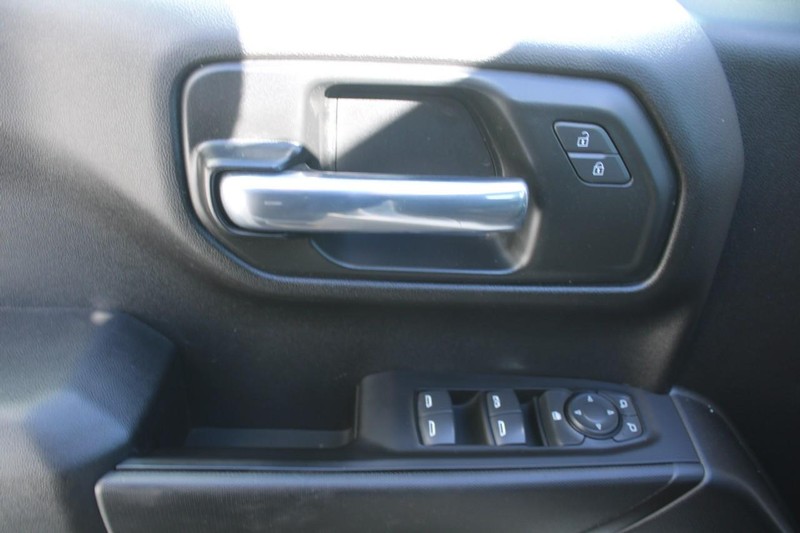 Chevrolet Silverado 1500 Vehicle Full-screen Gallery Image 14