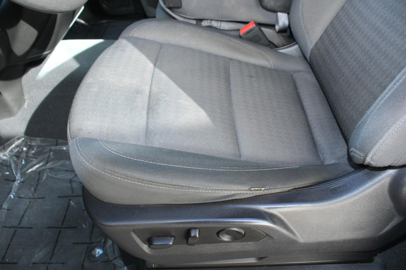 Chevrolet Silverado 1500 Vehicle Full-screen Gallery Image 15