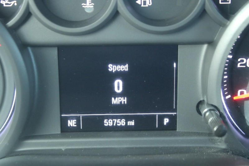 Chevrolet Silverado 1500 Vehicle Full-screen Gallery Image 18