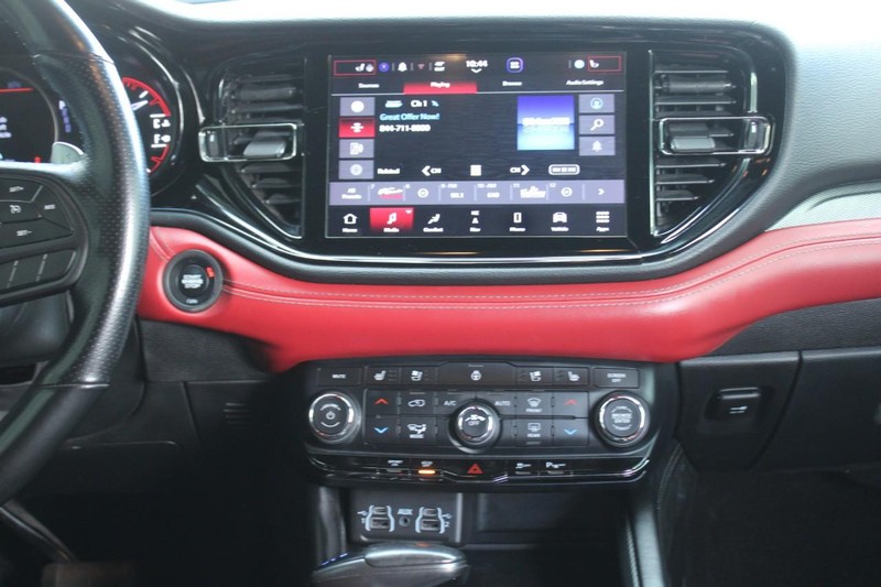 Dodge Durango Vehicle Full-screen Gallery Image 12