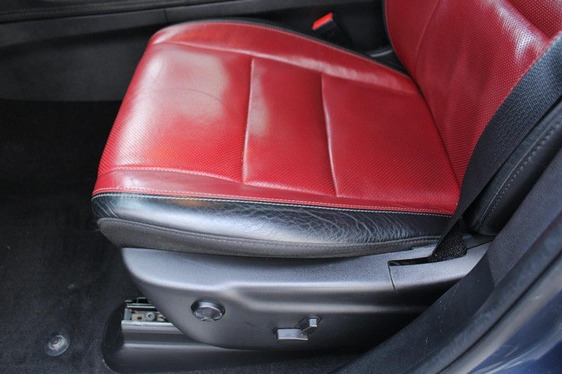 Dodge Durango Vehicle Full-screen Gallery Image 15