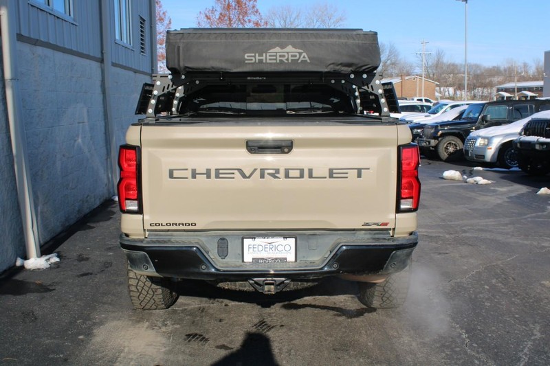 Chevrolet Colorado Vehicle Full-screen Gallery Image 04