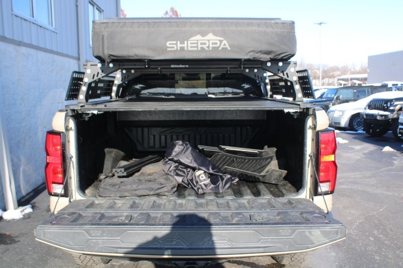 Chevrolet Colorado Vehicle Full-screen Gallery Image 06