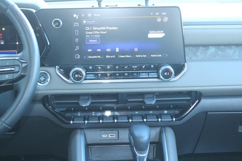 Chevrolet Colorado Vehicle Full-screen Gallery Image 12