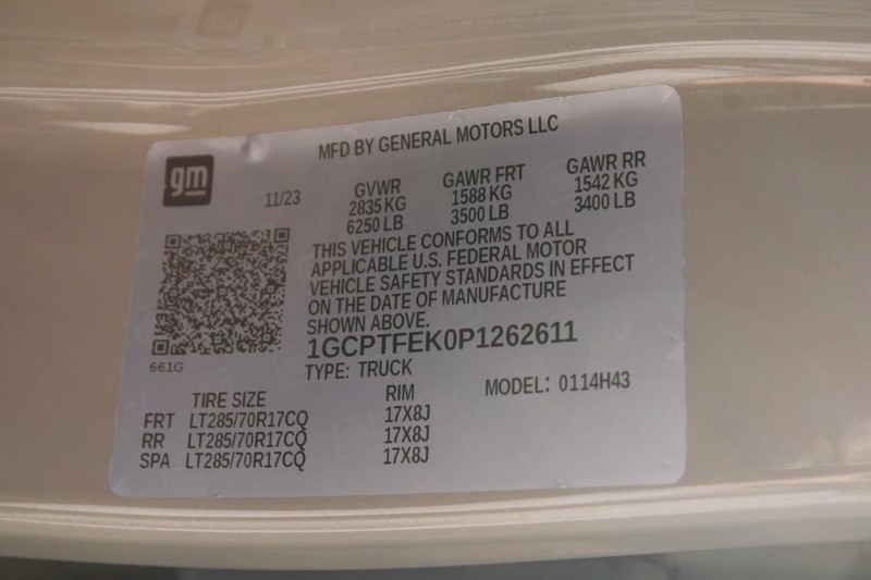 Chevrolet Colorado Vehicle Full-screen Gallery Image 16