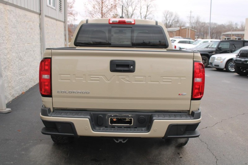 Chevrolet Colorado Vehicle Full-screen Gallery Image 04
