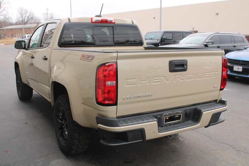Chevrolet Colorado Vehicle Full-screen Gallery Image 05