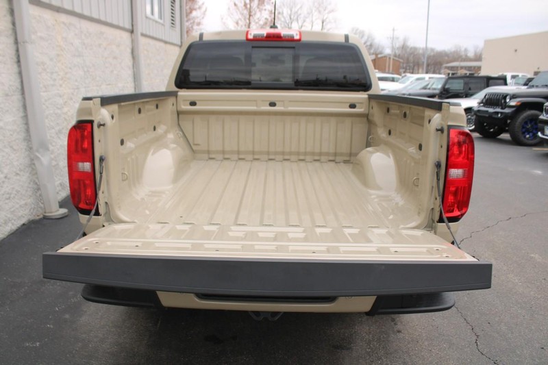 Chevrolet Colorado Vehicle Full-screen Gallery Image 06