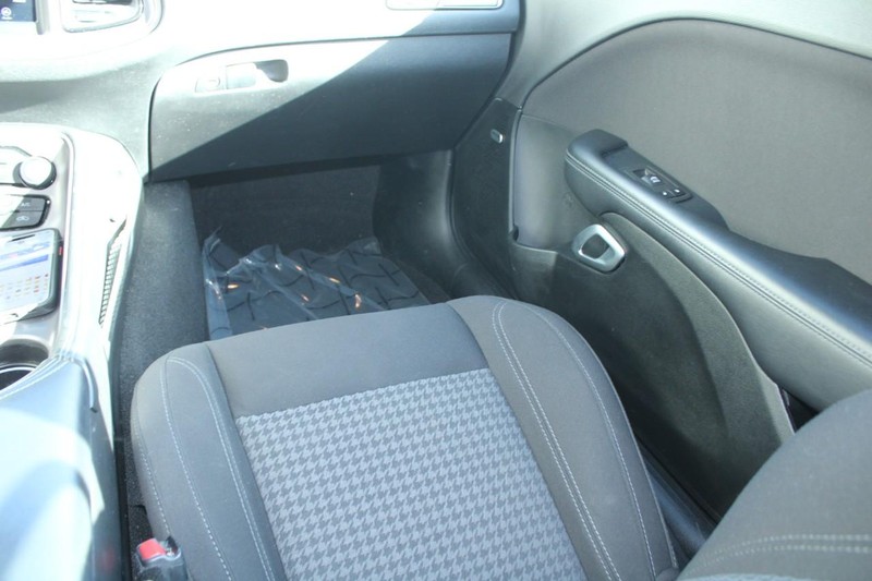 Dodge Challenger Vehicle Full-screen Gallery Image 14