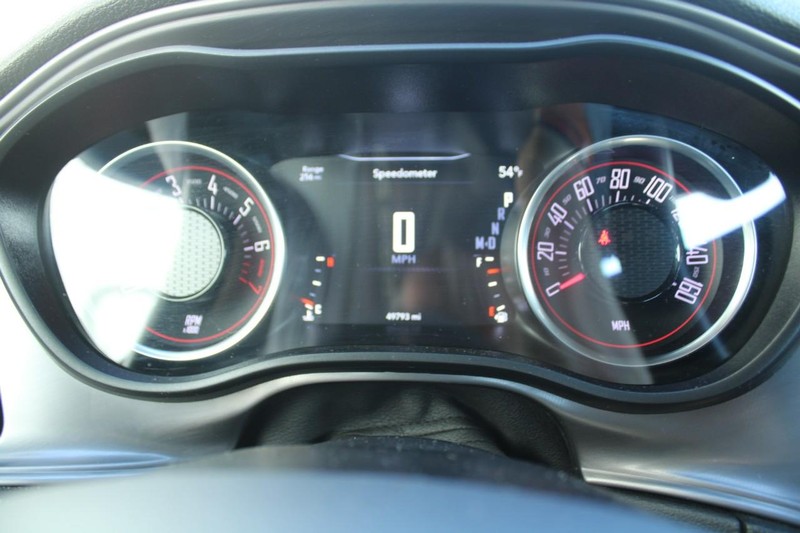 Dodge Challenger Vehicle Full-screen Gallery Image 18