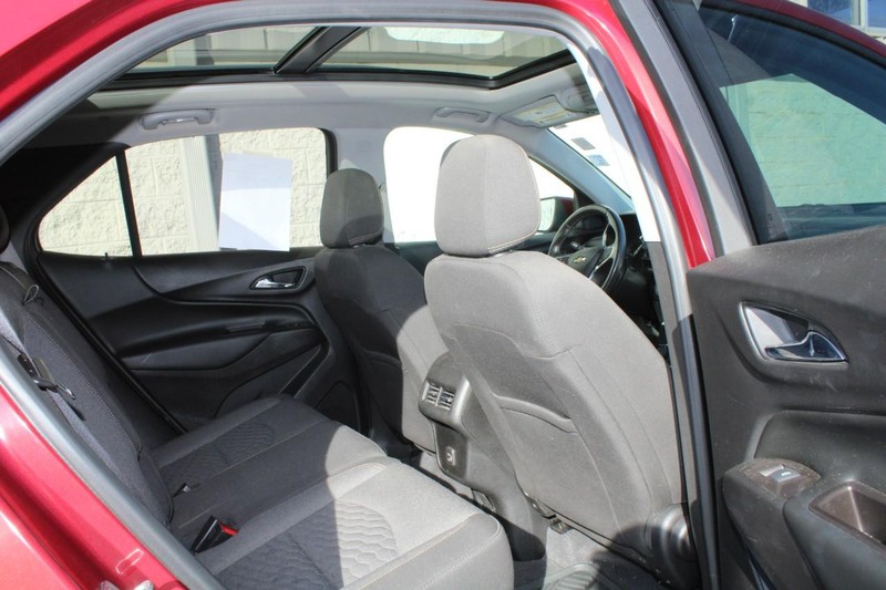 Chevrolet Equinox Vehicle Full-screen Gallery Image 09