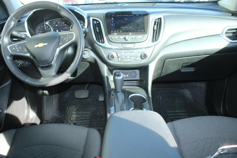 Chevrolet Equinox Vehicle Full-screen Gallery Image 10