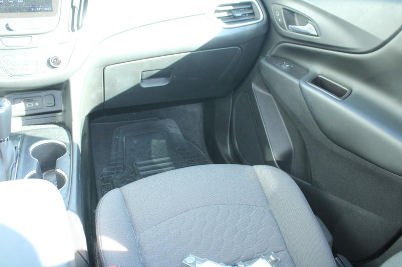 Chevrolet Equinox Vehicle Full-screen Gallery Image 13