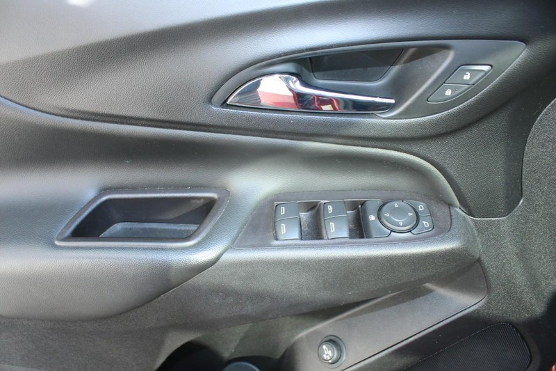 Chevrolet Equinox Vehicle Full-screen Gallery Image 14