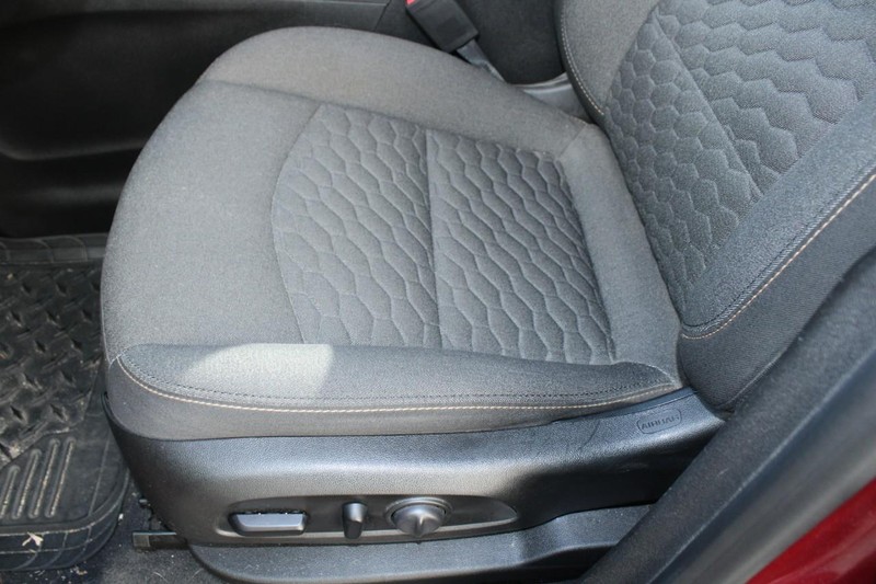 Chevrolet Equinox Vehicle Full-screen Gallery Image 15