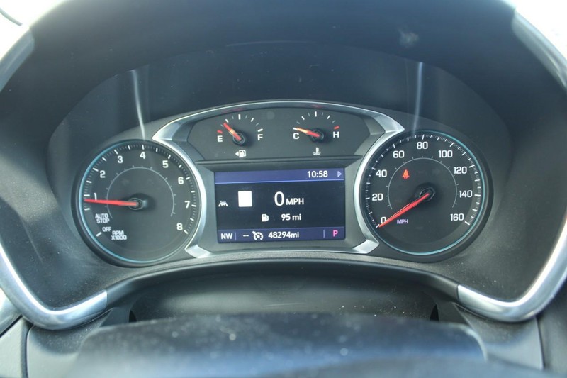 Chevrolet Equinox Vehicle Full-screen Gallery Image 17