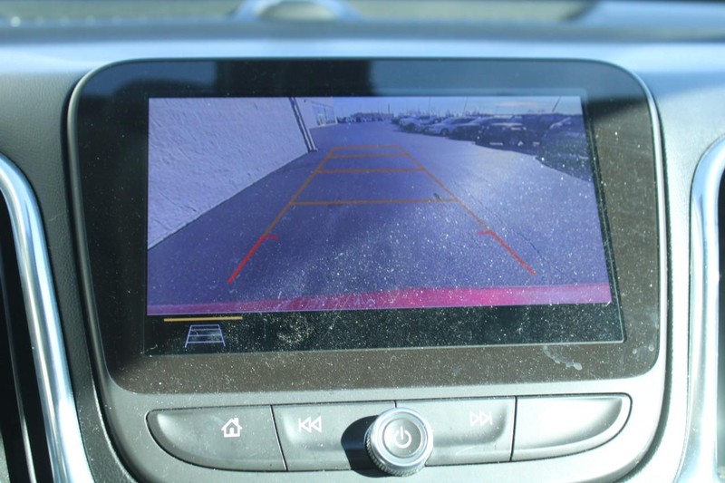 Chevrolet Equinox Vehicle Full-screen Gallery Image 19