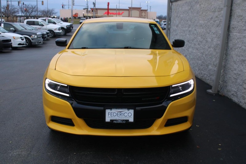Dodge Charger Vehicle Full-screen Gallery Image 08