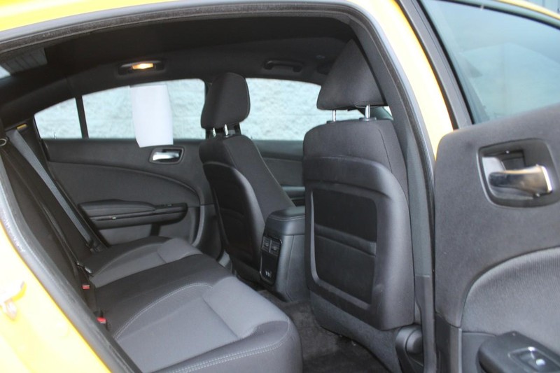 Dodge Charger Vehicle Full-screen Gallery Image 09