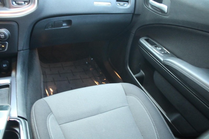 Dodge Charger Vehicle Full-screen Gallery Image 13