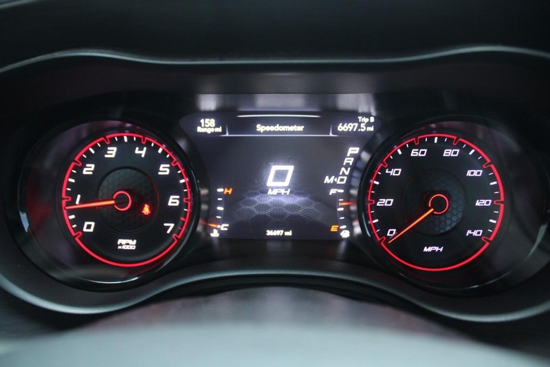 Dodge Charger Vehicle Full-screen Gallery Image 17