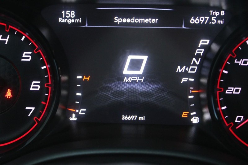 Dodge Charger Vehicle Full-screen Gallery Image 18