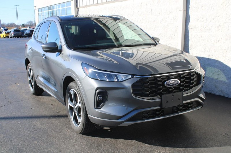 Ford Escape Vehicle Full-screen Gallery Image 02