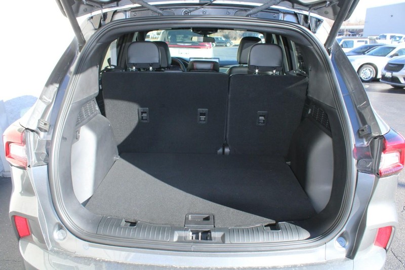 Ford Escape Vehicle Full-screen Gallery Image 06