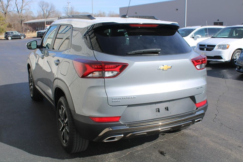 Chevrolet TrailBlazer Vehicle Full-screen Gallery Image 05