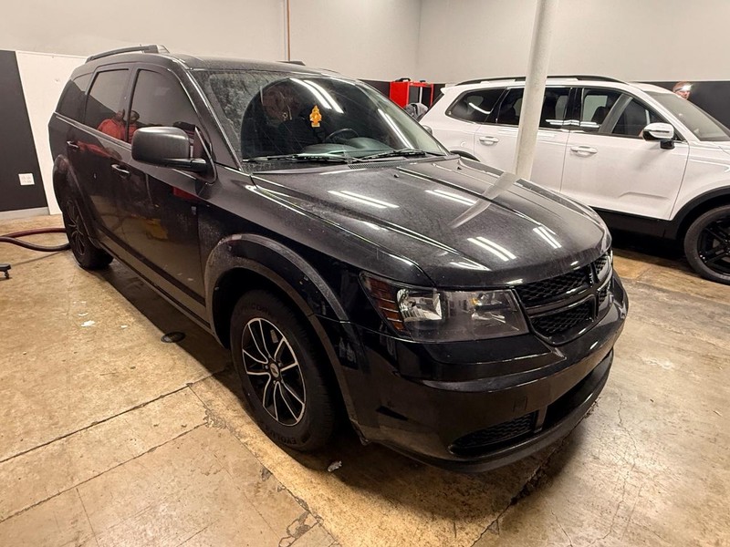 Dodge Journey Vehicle Full-screen Gallery Image 03