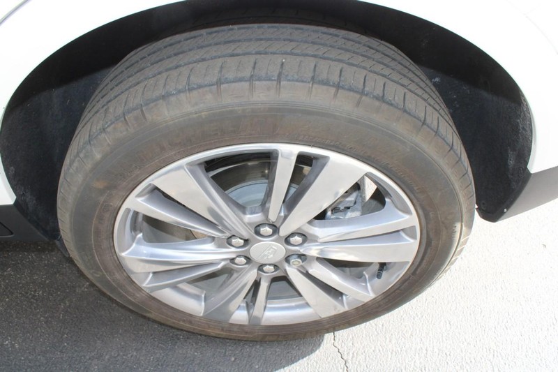 Cadillac XT5 Vehicle Full-screen Gallery Image 07