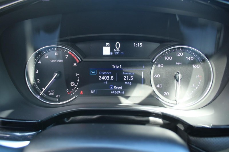 Cadillac XT5 Vehicle Full-screen Gallery Image 17