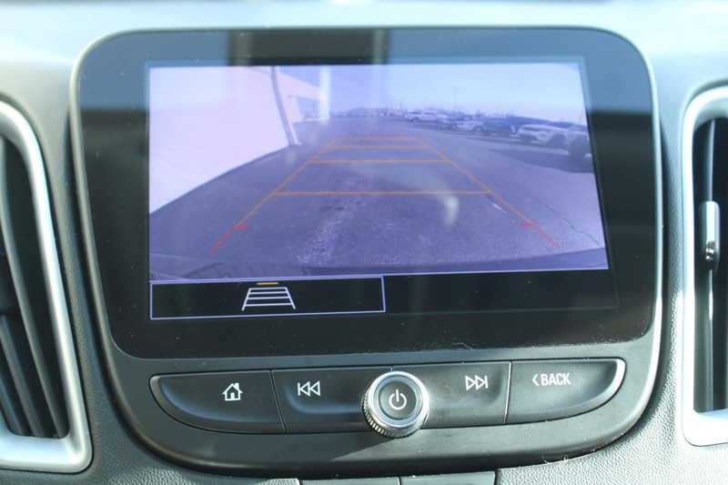 Chevrolet Malibu Vehicle Full-screen Gallery Image 19