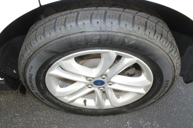 Ford Edge Vehicle Full-screen Gallery Image 07