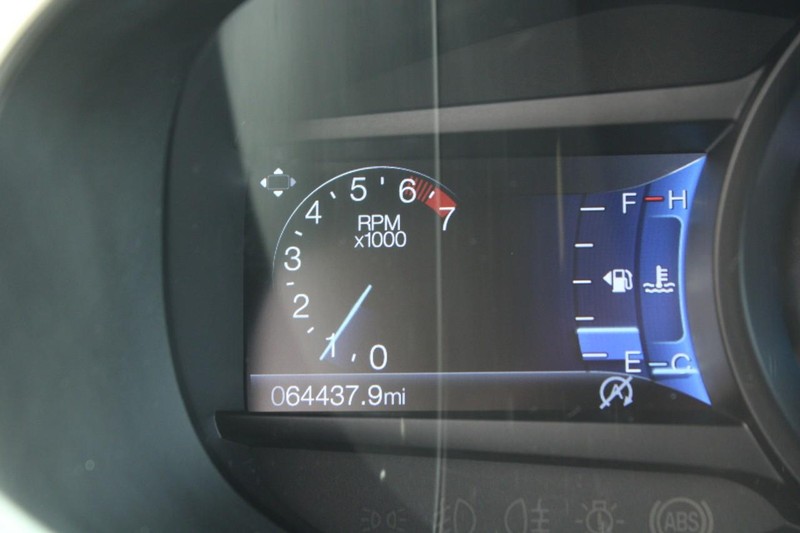 Ford Edge Vehicle Full-screen Gallery Image 18