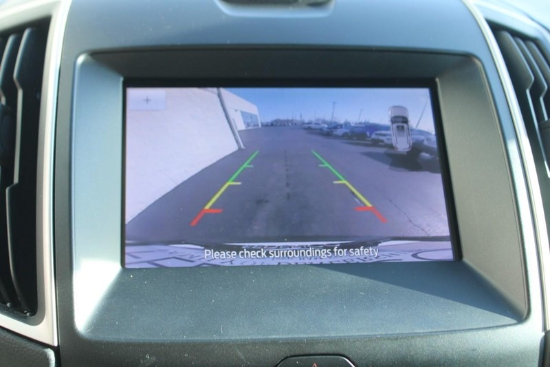 Ford Edge Vehicle Full-screen Gallery Image 20