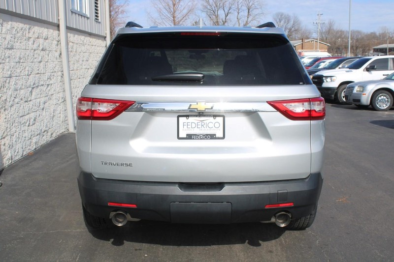 Chevrolet Traverse Vehicle Full-screen Gallery Image 04