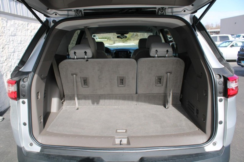Chevrolet Traverse Vehicle Full-screen Gallery Image 06