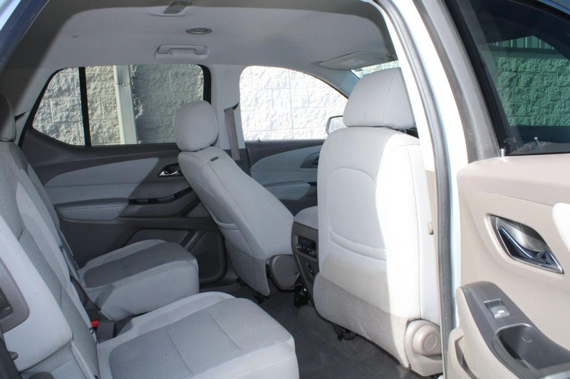 Chevrolet Traverse Vehicle Full-screen Gallery Image 09