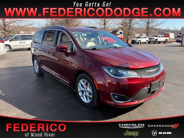 Wood River IL 2018 Chrysler Pacifica more details - chrysler pacifica