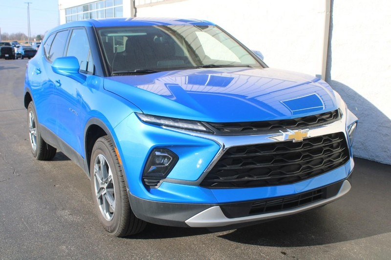 Chevrolet Blazer Vehicle Full-screen Gallery Image 02